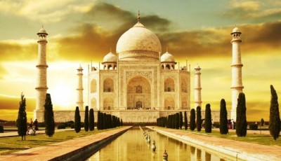 Taj Mahal Agra - an awesome honeymoon destination in India