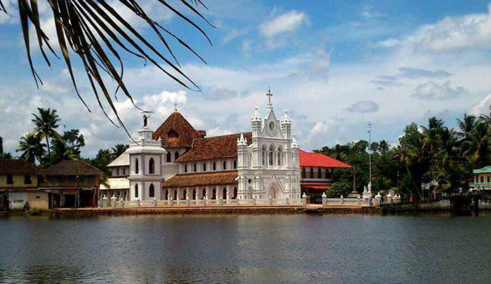 10 Charming Places To Visit In Alleppey