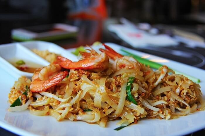 Pattaya Street Food Guide: 8 Must-Try Delicacies That Let You Taste The Authentic Thai Flavors 31 Pad Thai