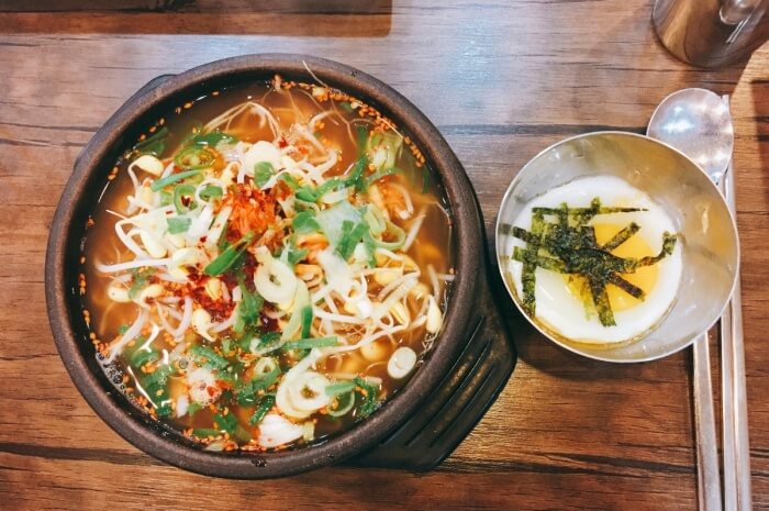 Vietnamese Street Foods: A Guide To Some Scrumptious Dishes To Try In 2022 9 Famous noodle soup