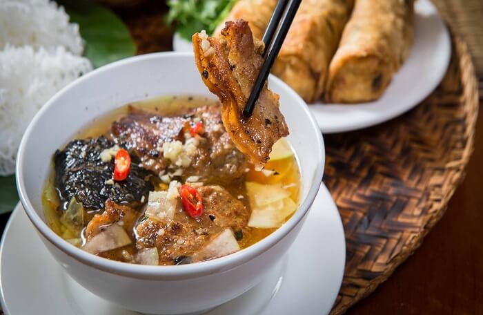 Vietnamese Street Foods: A Guide To Some Scrumptious Dishes To Try In 2022 5 Freshly prepared noodle