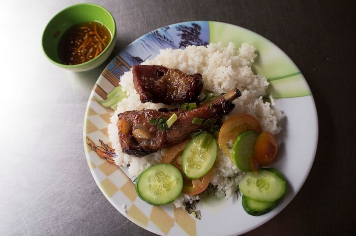 Vietnamese Street Foods: A Guide To Some Scrumptious Dishes To Try In 2022 12 most beloved rice dishes of Vietnam