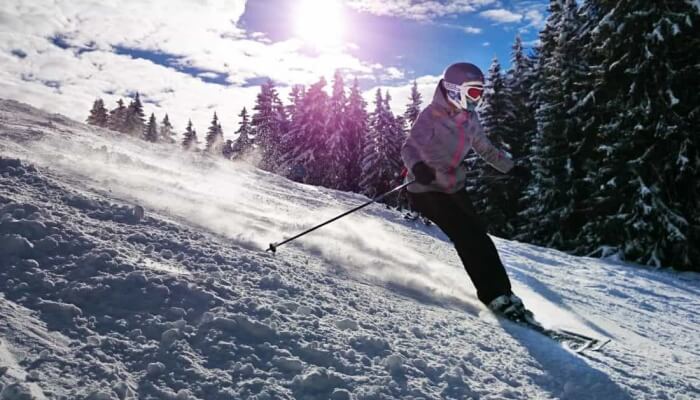 Skiing in ice